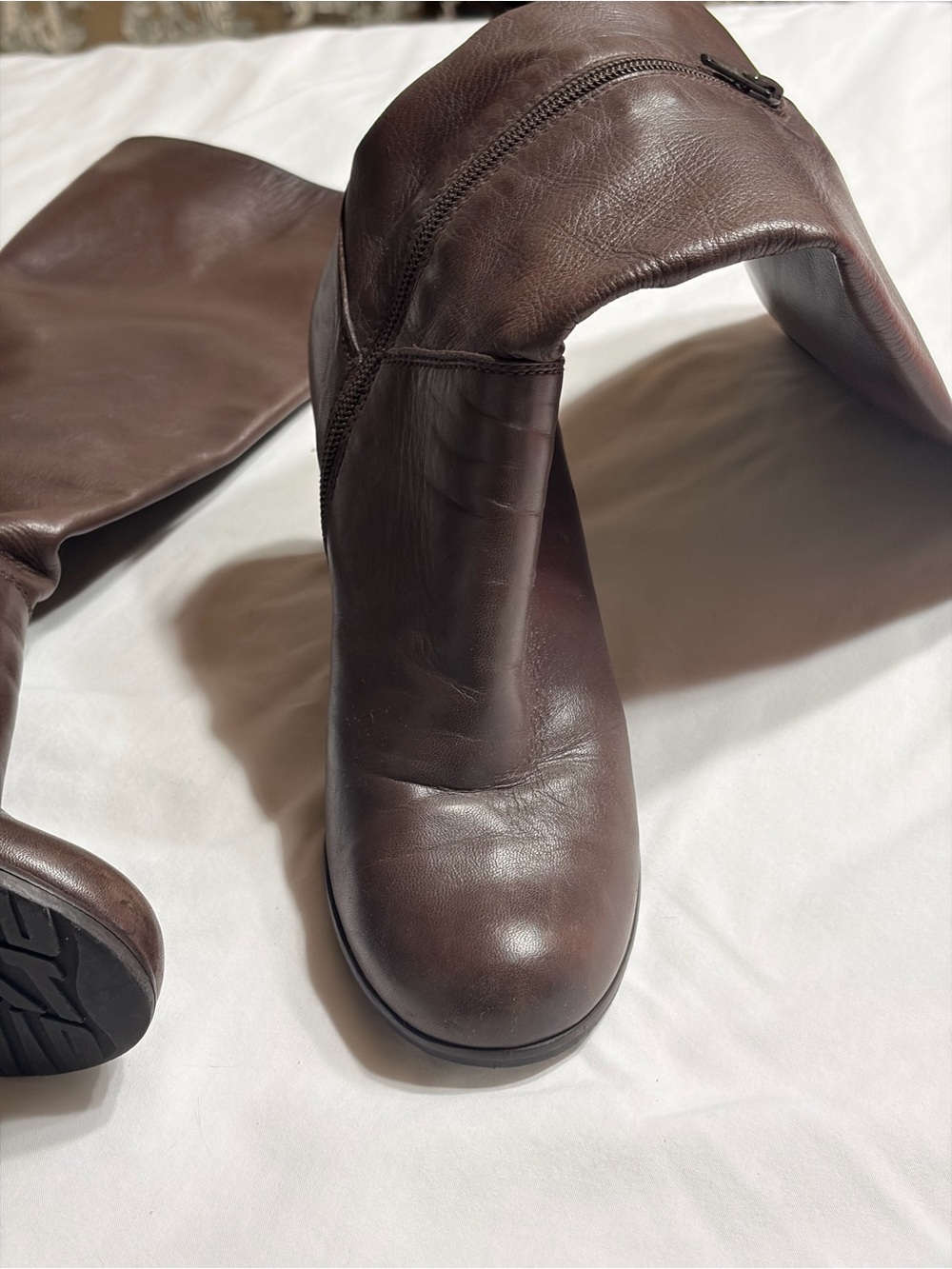 Stuart Weitzman Brown Leather Side Zippered Heeled 2 " Boots - Picture 5 of 15